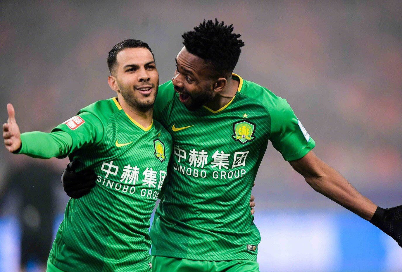 当赛场的喧 当赛场的喧